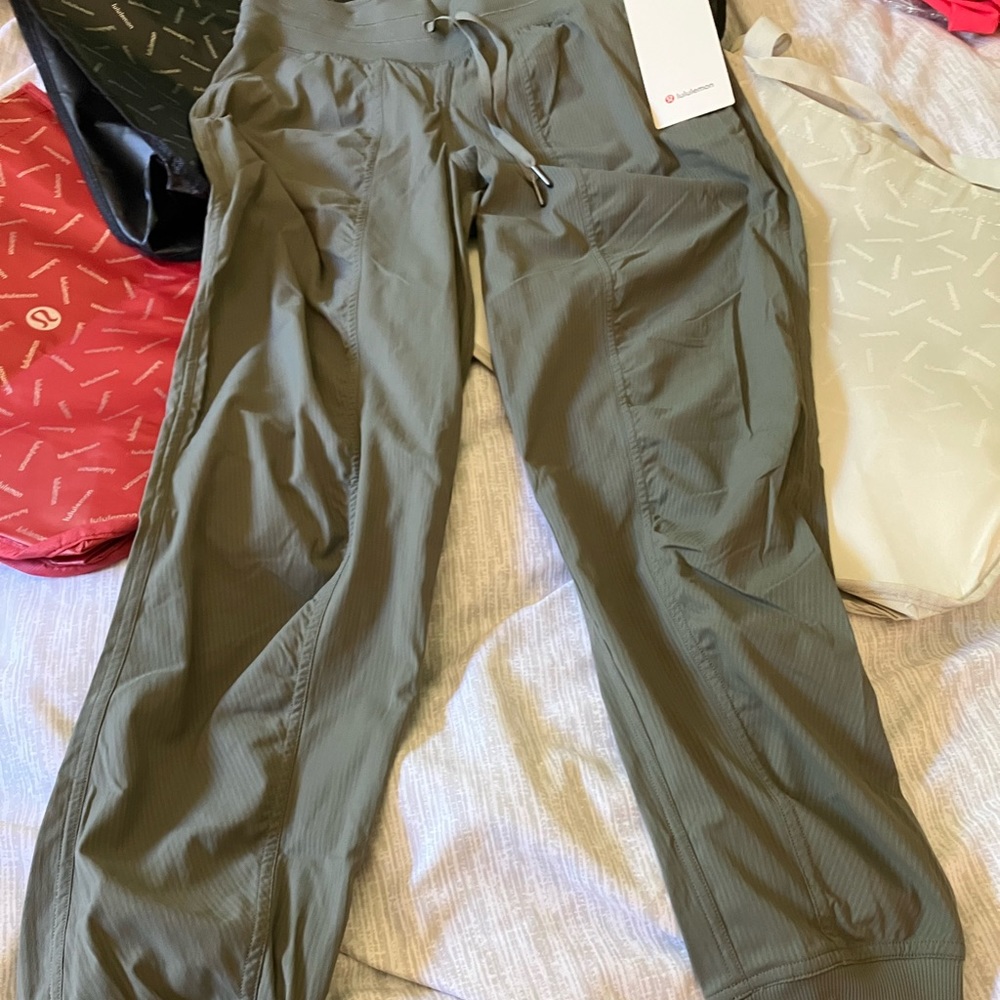 NWT Lululemon Dance Studio Joggers, Sz 6, Grey Sage